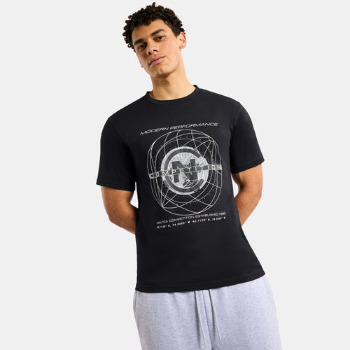 Camiseta para hombre negra con estampado frontal