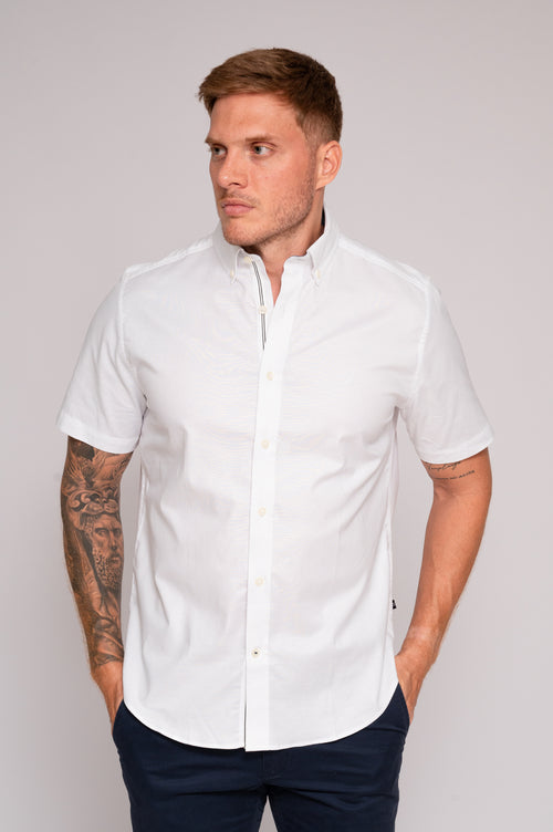 Camisa blanca corta para hombre