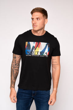 Camiseta negra estampada