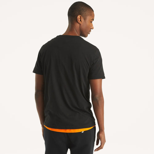 Camiseta negra estampada