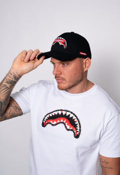 GORRA CON BORADO MOUTH SHARK BANNER EN FRENTE PARA CABALLERO