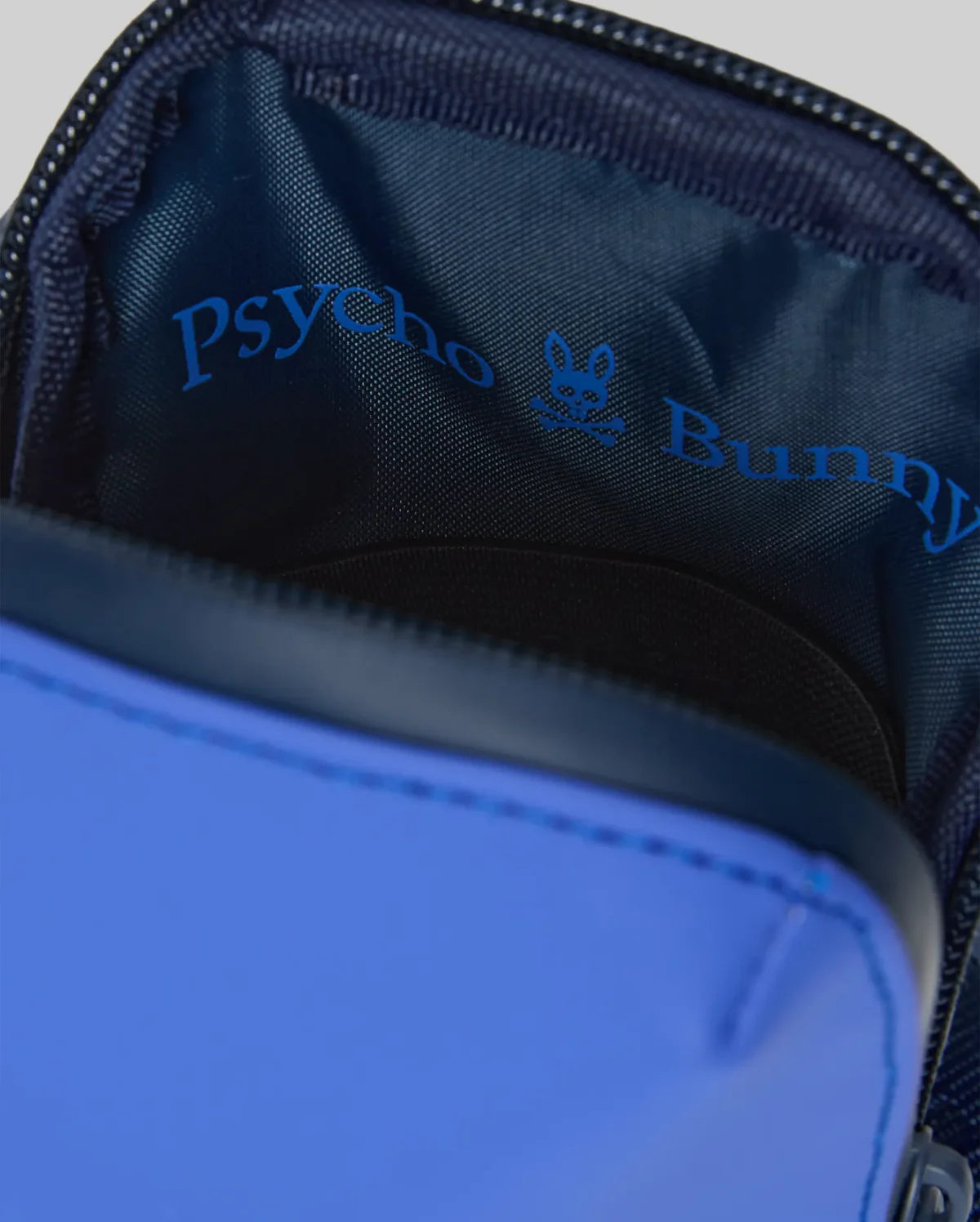 BOLSO PSYCHO BUNNY PARA HOMBRE COLOR AZUL MO2400079426