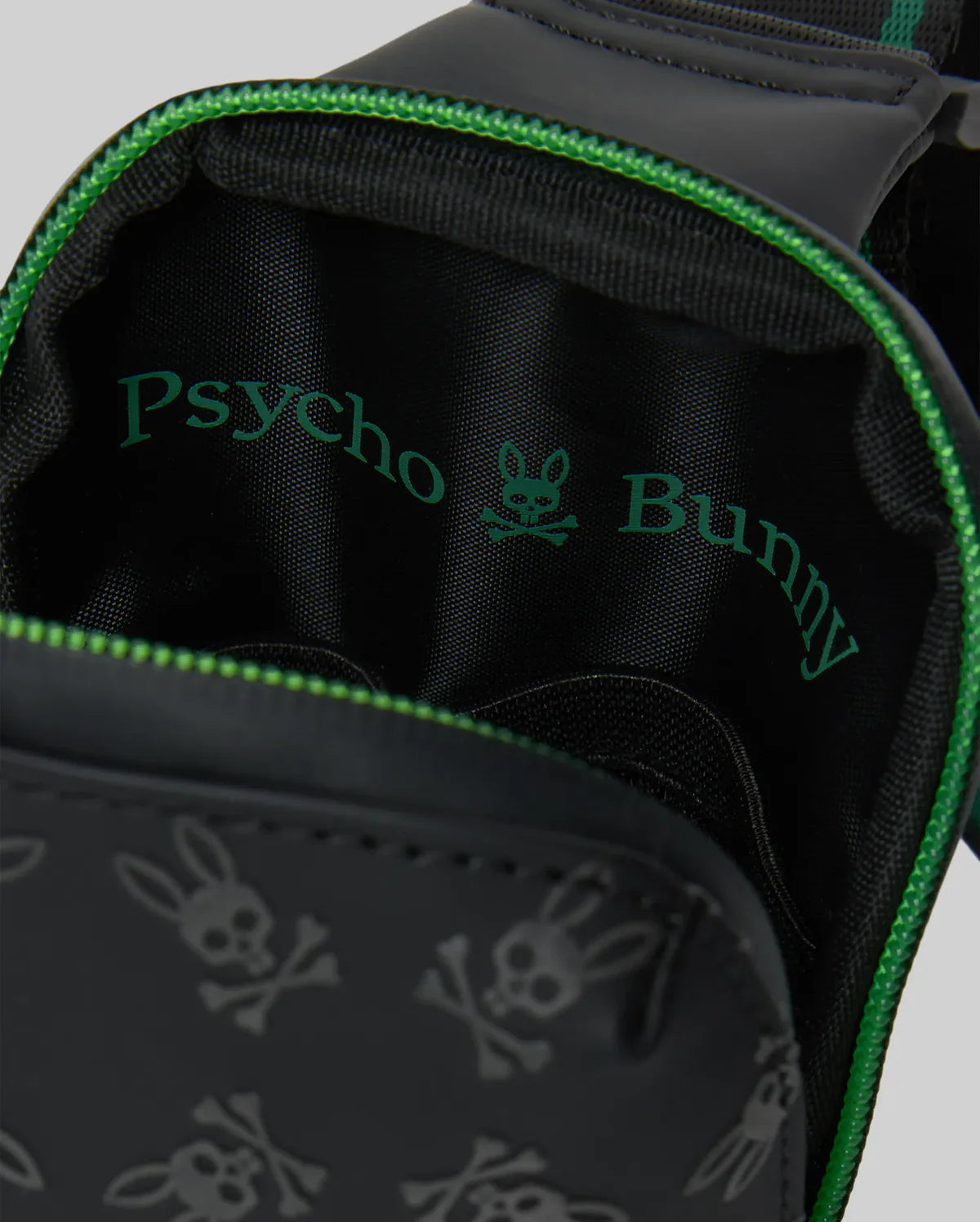 BOLSO PSYCHO BUNNY PARA HOMBRE COLOR NEGRO MO2400080001