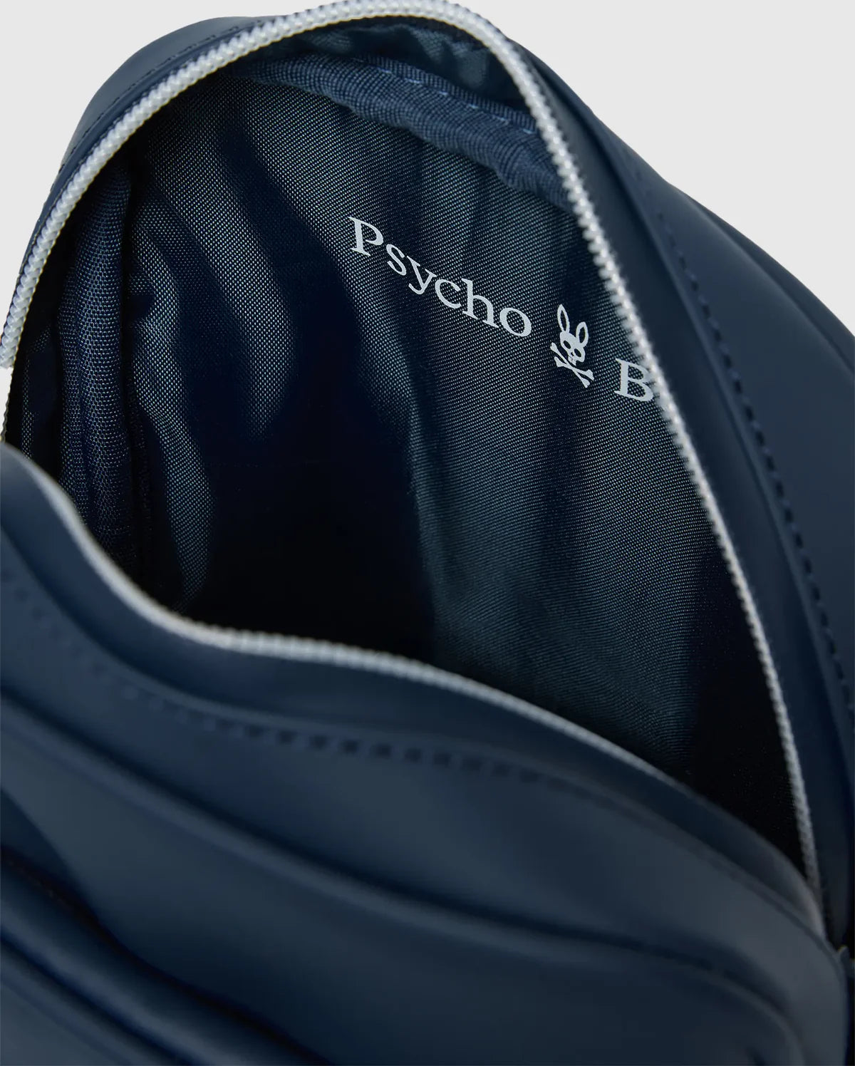 BOLSO PSYCHO BUNNY PARA HOMBRE COLOR AZUL MO2400067400