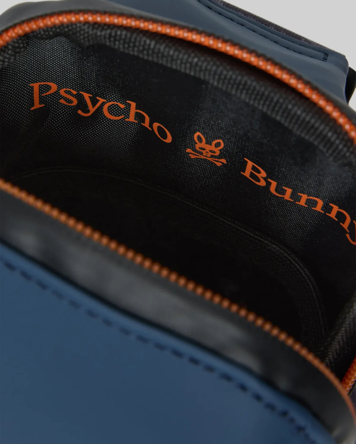 BOLSO PSYCHO BUNNY PARA HOMBRE COLOR AZUL MO2400079400