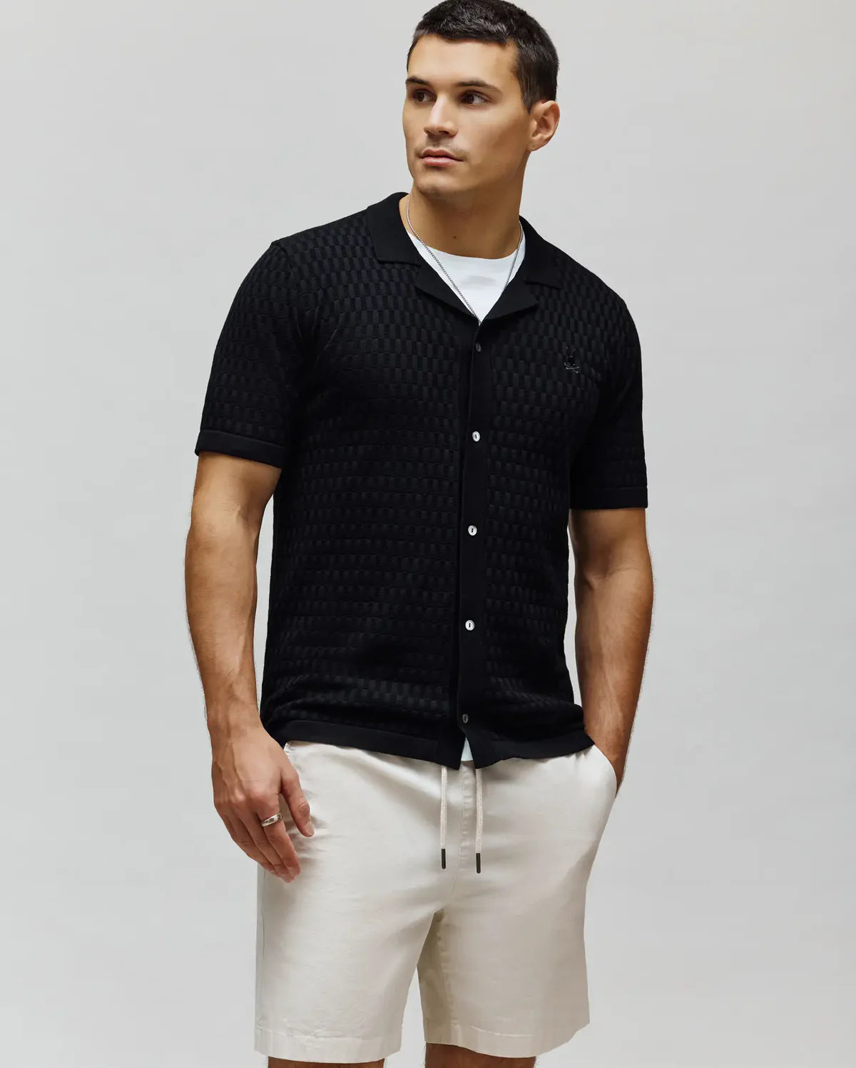 CAMISA M/C PSYCHO BUNNY PARA HOMBRE COLOR NEGRO MT0300144001
