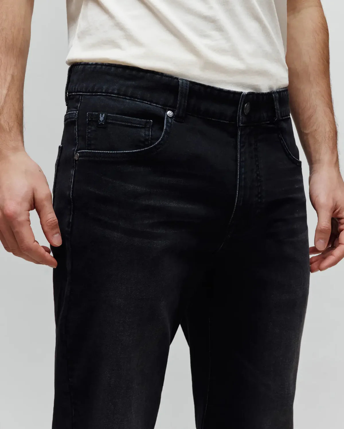 PANTALON PSYCHO BUNNY PARA HOMBRE COLOR NEGRO MB0600035024