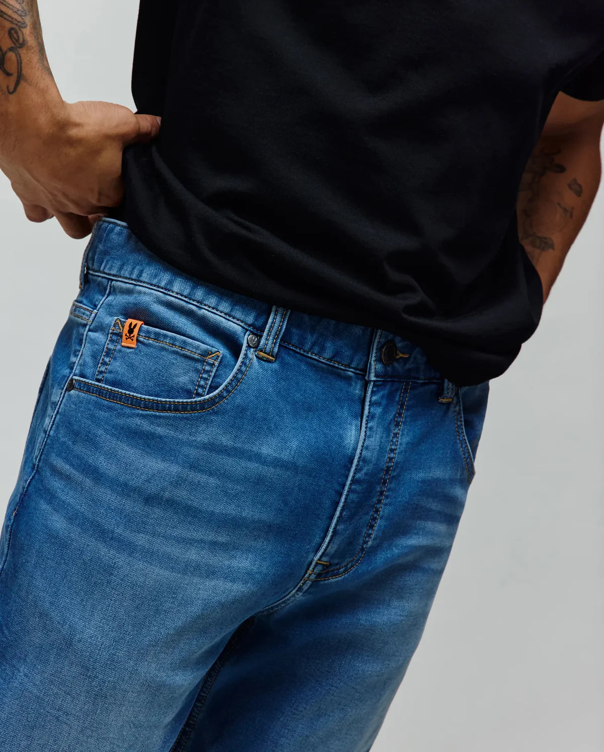 PANTALON PSYCHO BUNNY PARA HOMBRE COLOR AZUL MB0600034494