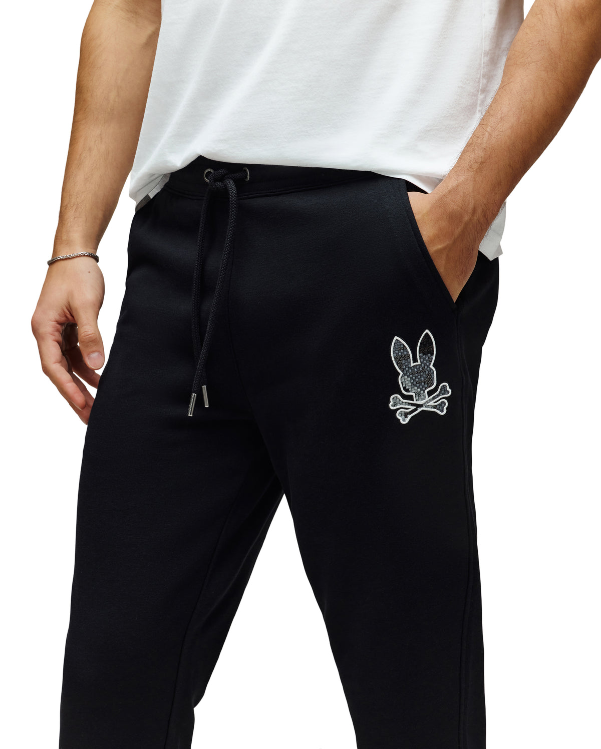 PSYCHO BUNNY PANTALÓN DEPORTIVO CON LOGO BORDADO PIXELADO OLIVIER PARA CABALLERO HOMBRE NEGRO MB0800048001