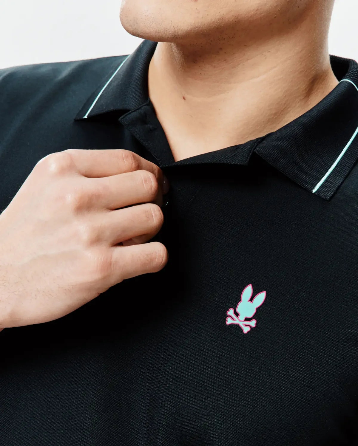 POLO M/C PSYCHO BUNNY PARA HOMBRE COLOR NEGRO MT0100183001