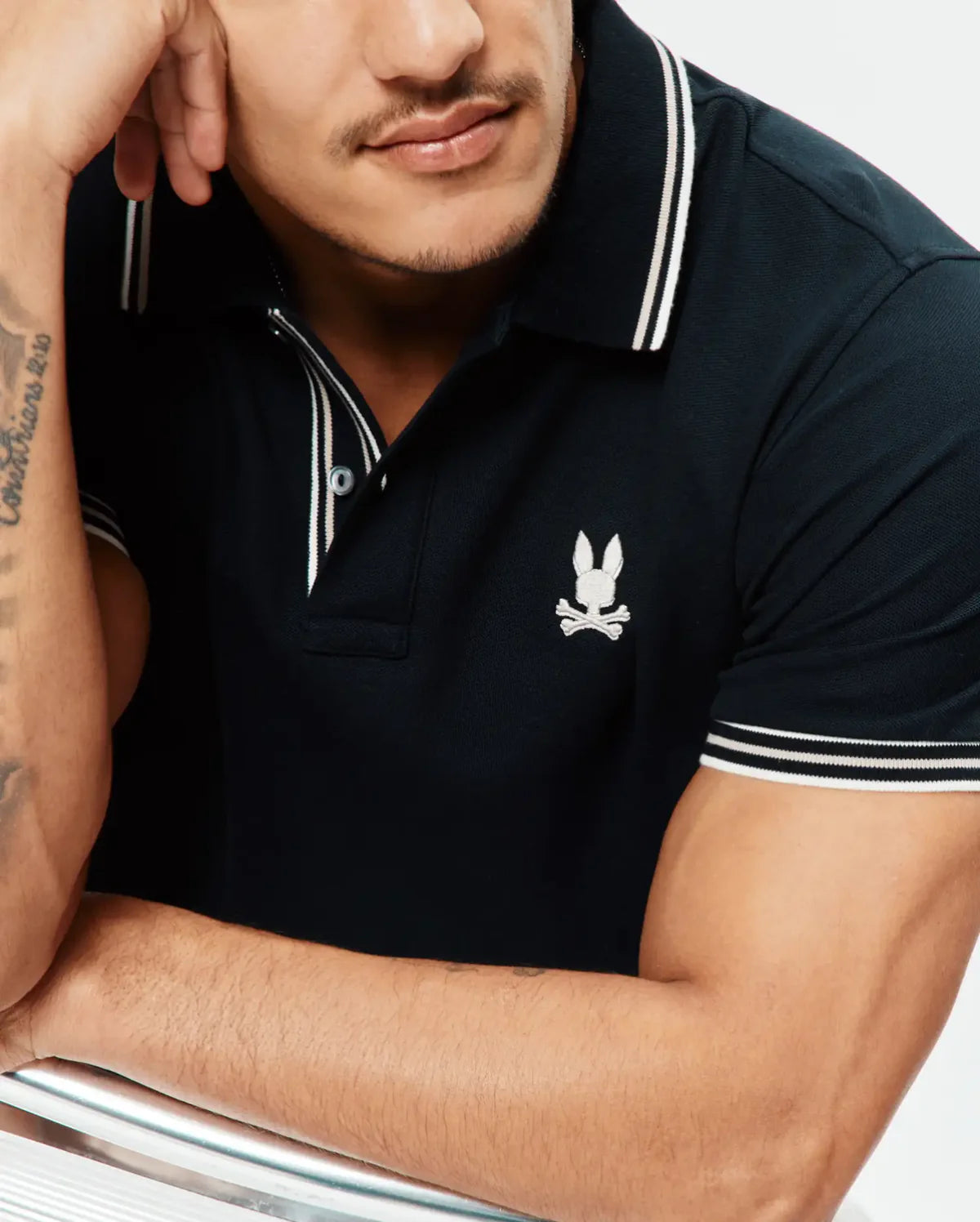 POLO M/C PSYCHO BUNNY PARA HOMBRE COLOR NEGRO MT0100193001