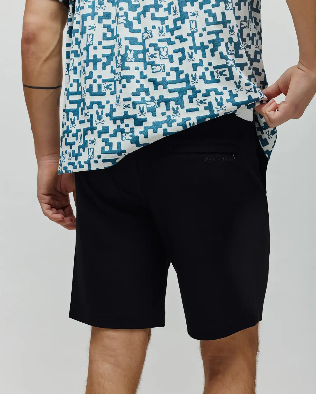 BERMUDA PSYCHO BUNNY PARA HOMBRE COLOR NEGRO MB0700033001