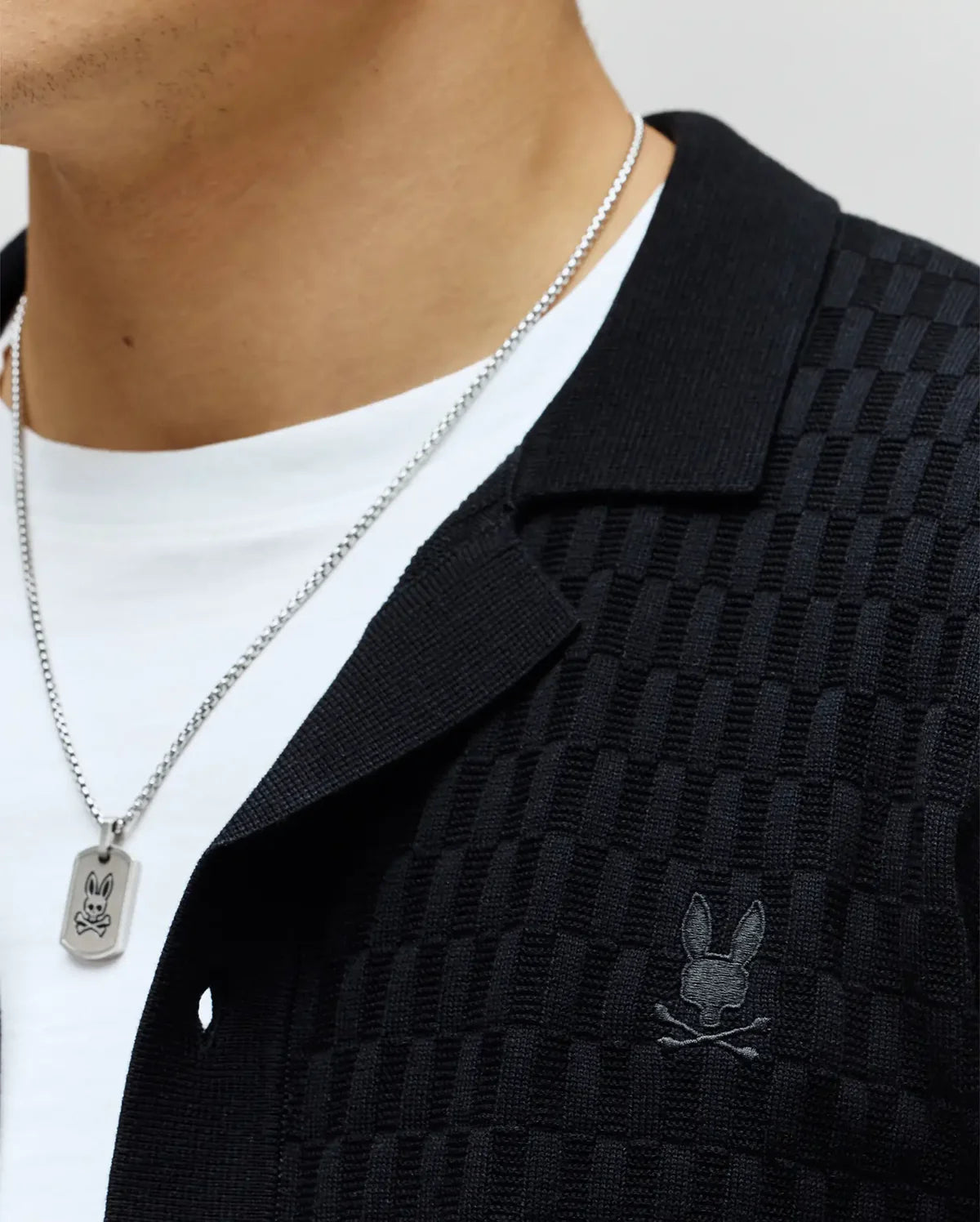 CAMISA M/C PSYCHO BUNNY PARA HOMBRE COLOR NEGRO MT0300144001