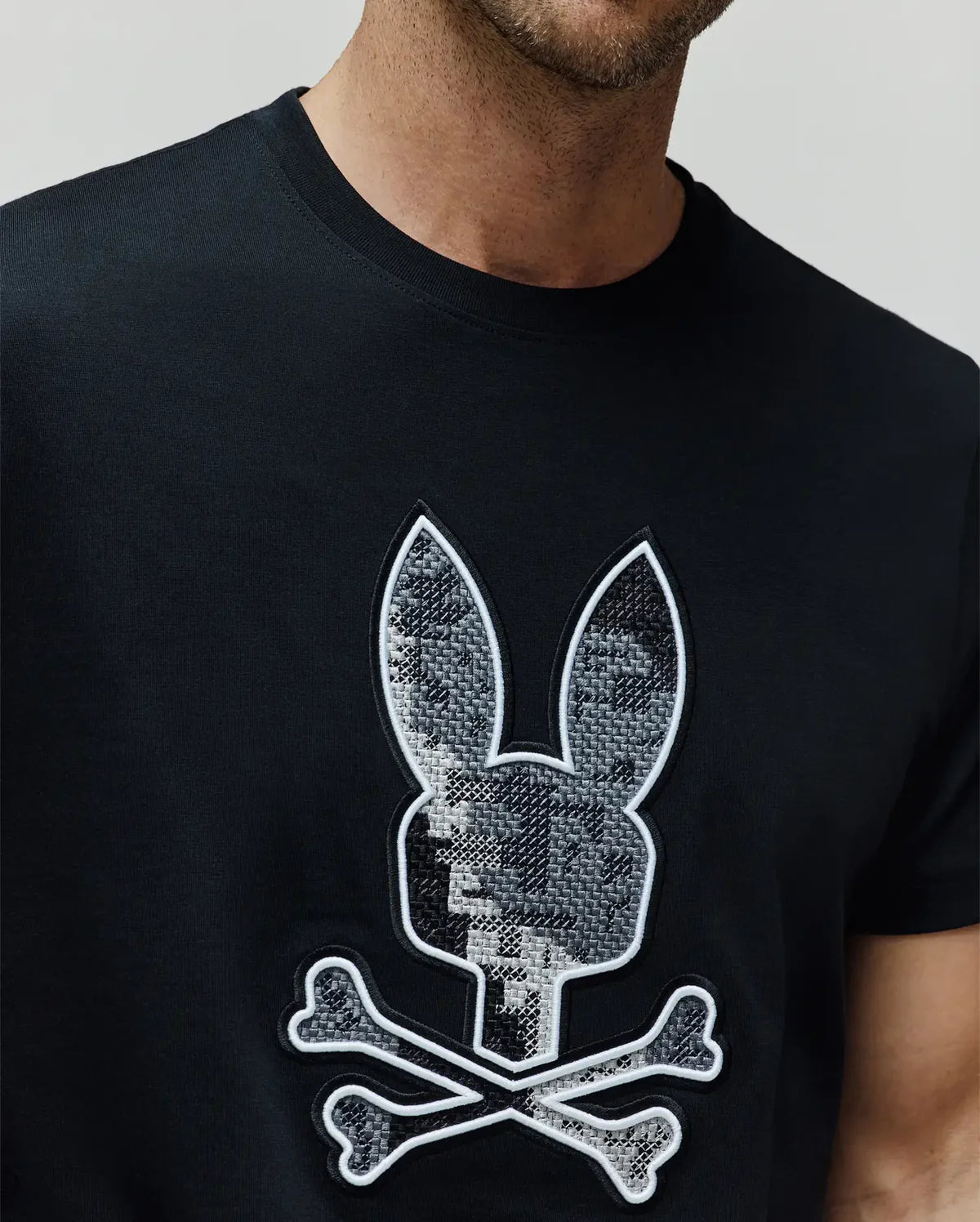 PSYCHO BUNNY CAMISETA ESTAMPADA BORDADA OLIVIER PARA CABALLERO HOMBRE NEGRO MT0200200001