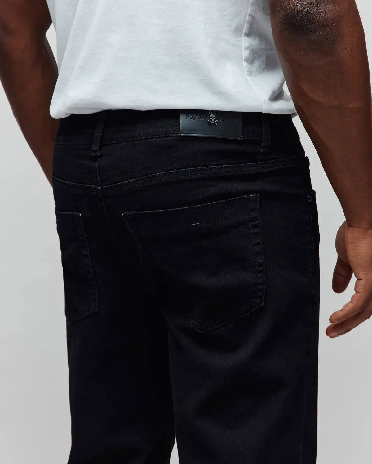 PANTALON PSYCHO BUNNY PARA HOMBRE COLOR NEGRO MB0600030001