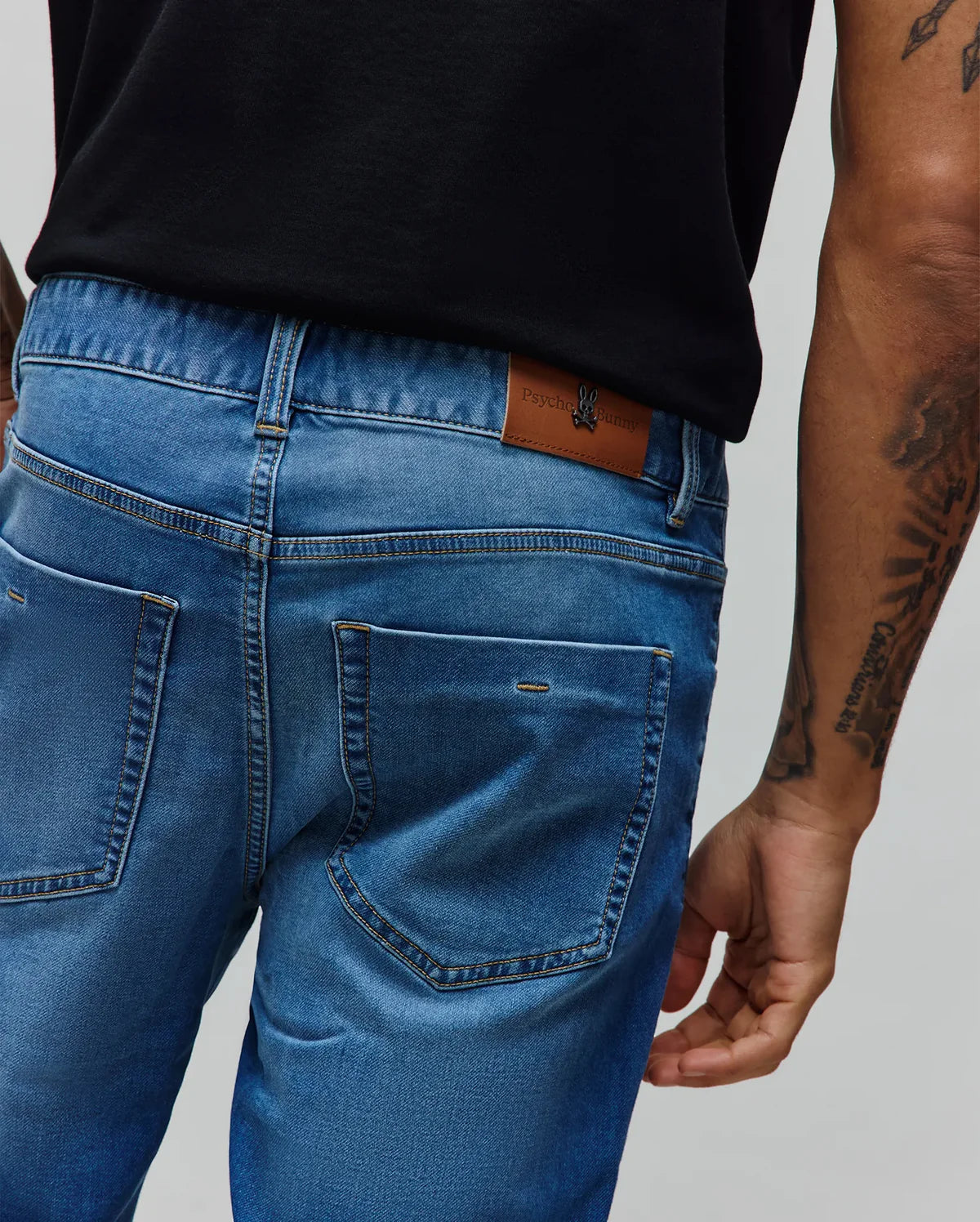PANTALON PSYCHO BUNNY PARA HOMBRE COLOR AZUL MB0600034494