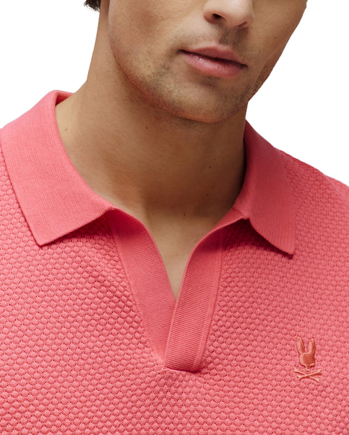 PSYCHO BUNNY POLO CON TEXTURA DE BURBUJA DEVON PARA CABALLERO HOMBRE ROJO MT0100169656