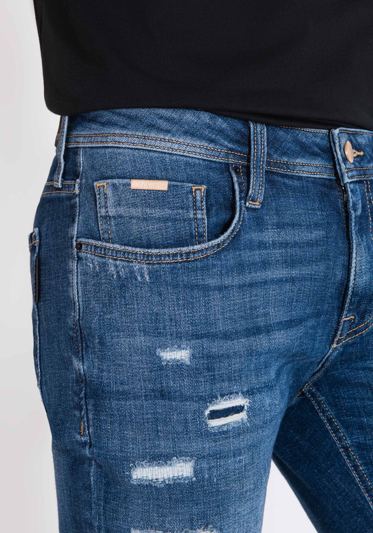 JEANS TAPERED OZZY IN BLUE DEN