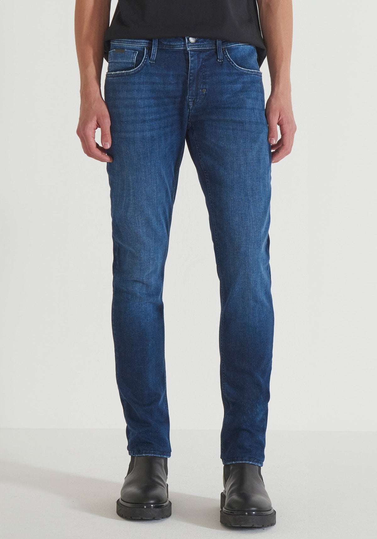 JEANS OZZY TAPERED FIT IN POWE