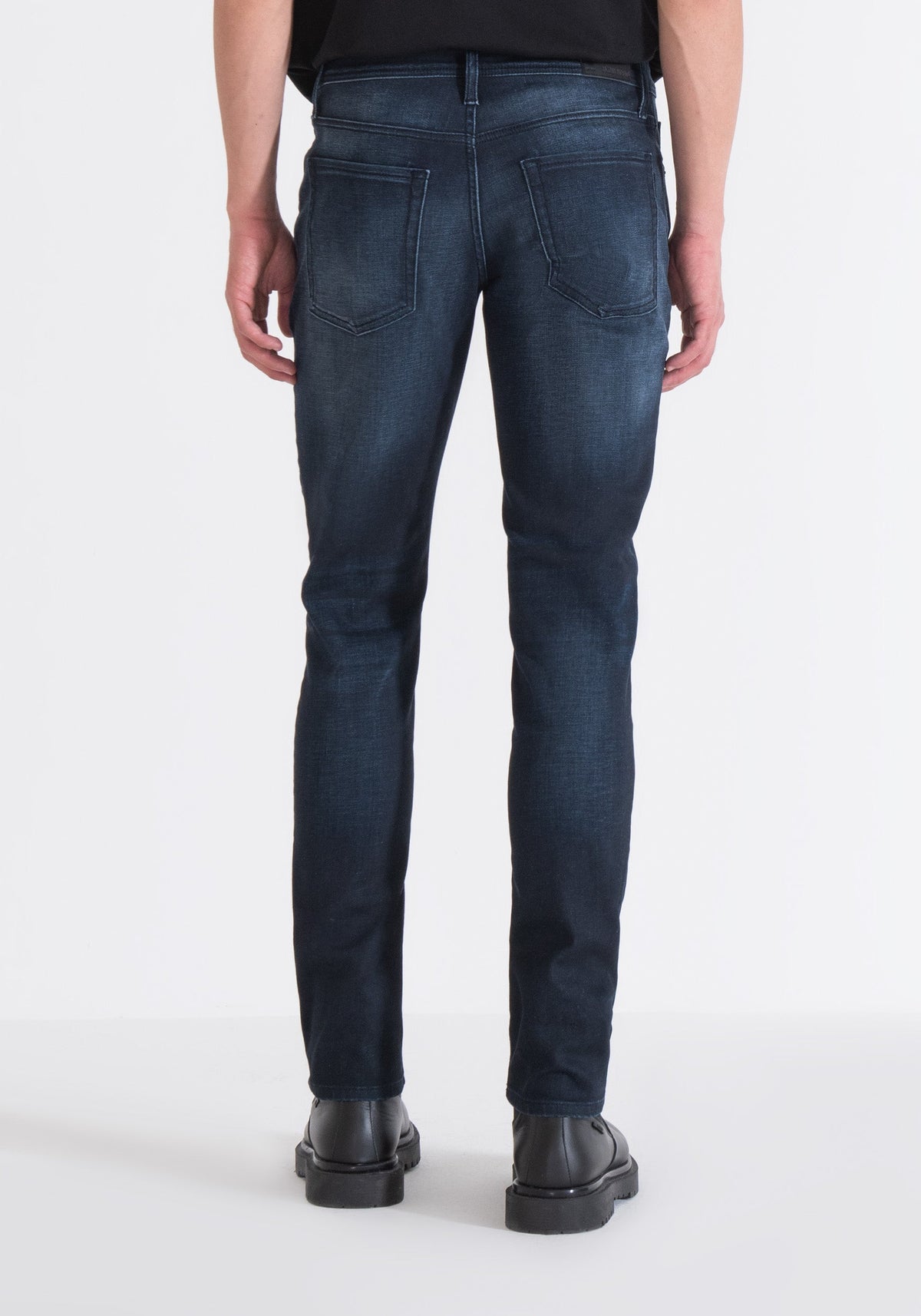 JEANS OZZY TAPERED FIT IN COAT