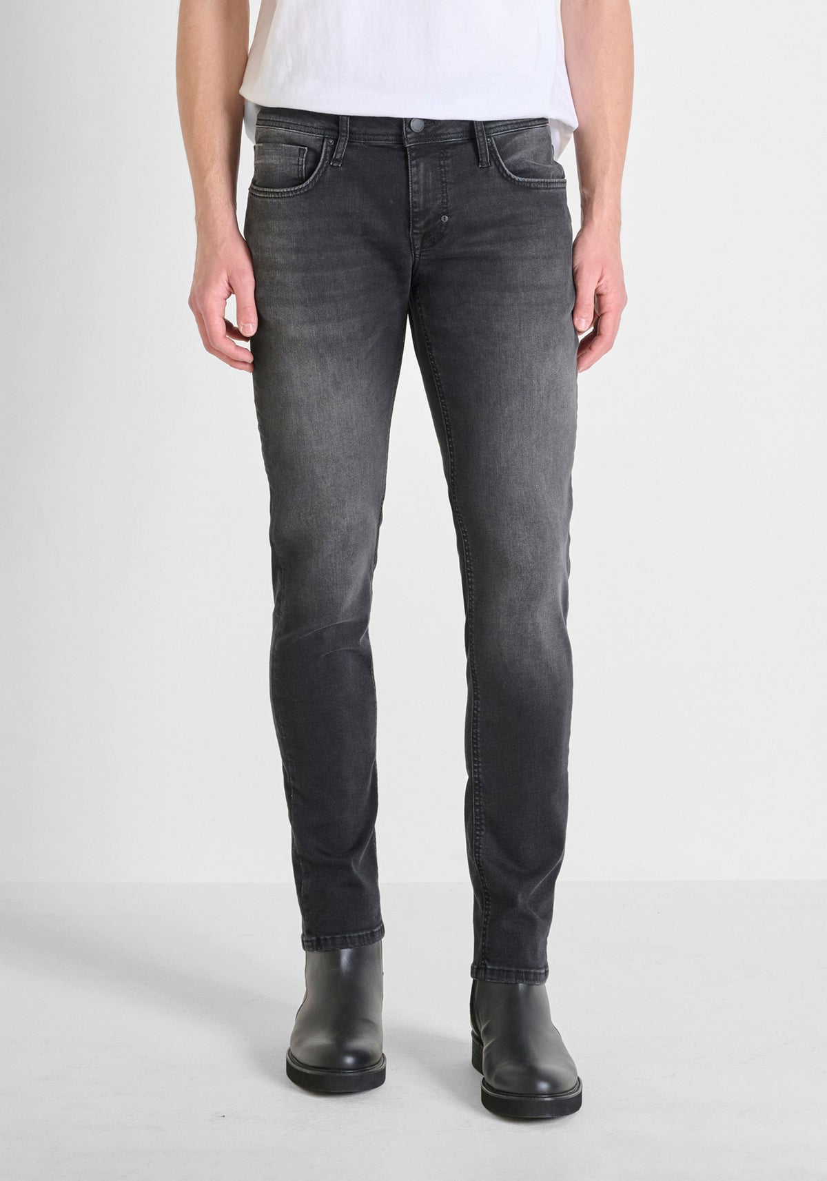 JEANS OZZY TAPERED FIT IN COAT